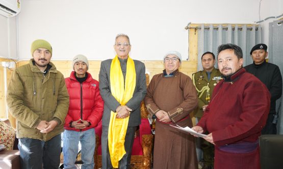Various delegations call on LG Ladakh.