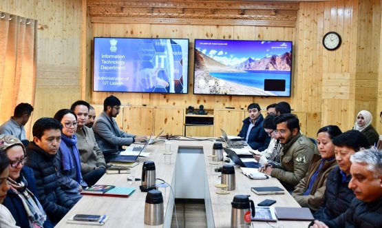 Chief Secretary Ashish Kundra chairs review meeting of IT Department.