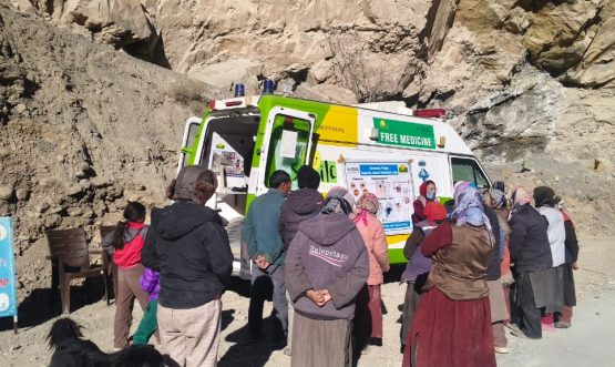 Smile Foundation, in collaboration with the CDSL-Ladakh Team, successfully organised an awareness programme on Myopia and Cataract in Gya-Miru Village, Ladakh.
