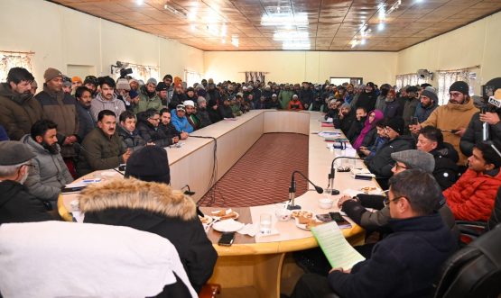 Chief Secretary Ladakh Visits Zero Point, Zojila Tunnel Eastern Portal and Kargil War Memorial; Interacts with Public at Drass.