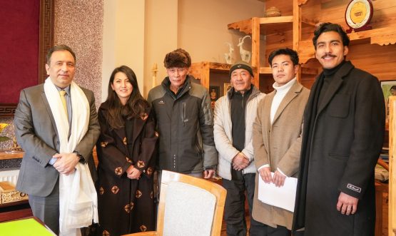 Delegation of ALHGHA calls on Chief Secretary, Ladakh.