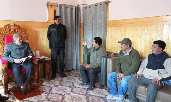 Several delegations call on LG Ladakh.