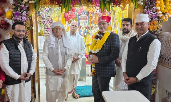 LG Ladakh Shri Kavinder Gupta pays obeisance at Baba Ballo Ji Devsthan.