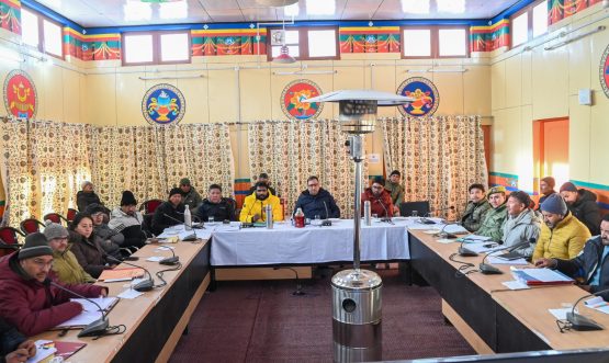Chief Secretary Ashish Kundra Chairs Meeting in Zanskar; Emphasizes Convergence, Data-Driven Planning and Tourism Promotion.