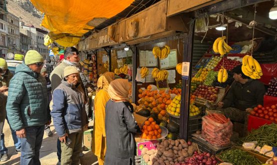 Joint Enforcement Drive in Kargil Markets: Expired Food Seized, Violations Booked to Ensure Consumer Safety.