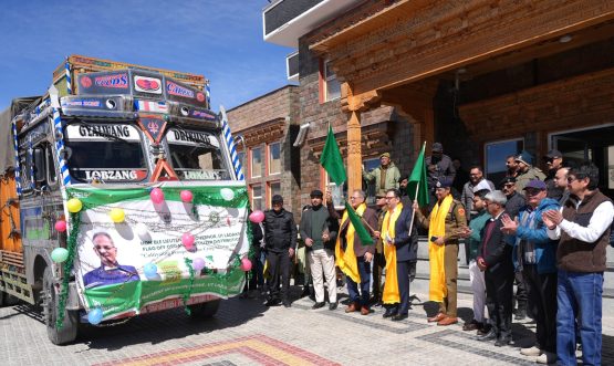Lt Governor flags off organic fertiliser distribution consignment.