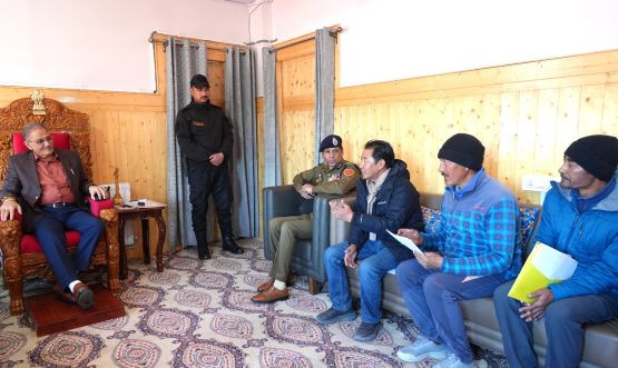 Various delegations call on LG Ladakh.