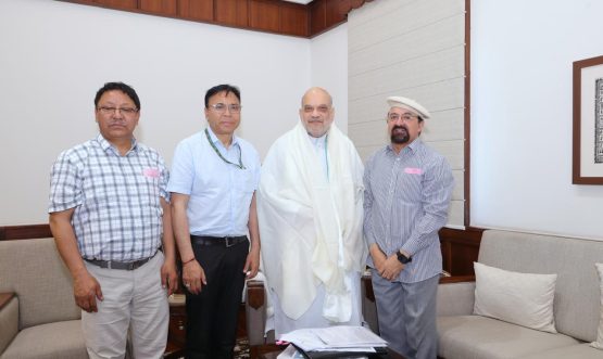 Kargil Delegation Meets Union Home Minister, Submits Memorandum on Key Developmental Demands.