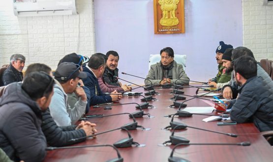 EC Kacho Feroz Meets Merchant Association Kargil; Discusses Market Regulation and Enforcement Measures.
