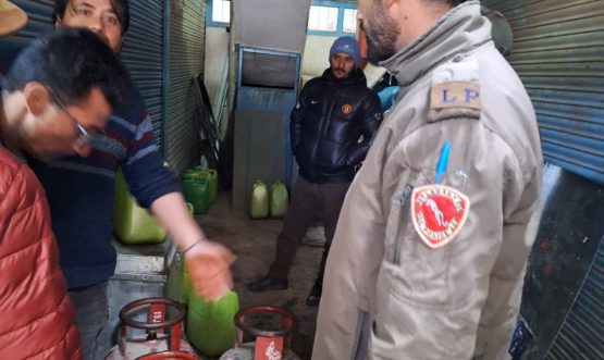 21 Domestic LPG Cylinders Seized During Surprise Market Inspection in Kargil.