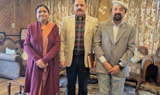 CEC Dr. Mohd Jaffer Akhoon Meets Vice Chancellor University of Kashmir and Director SKIMS.