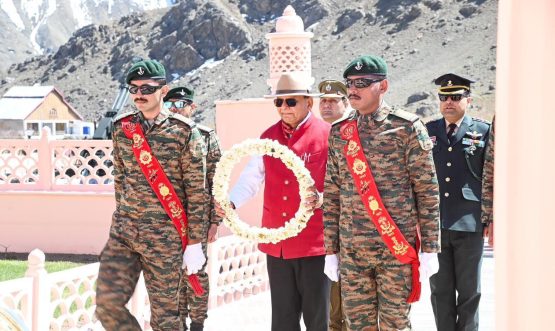 L-G Vinai Kumar Saxena visits Kargil War Memorial at Drass.