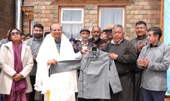 Following L-G Vinai Kumar Saxena’s intervention, UT Ladakh introduces traditional uniform for commercial drivers L-G also flags off vehicle branding initiative to enhance tourist experience.