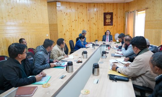 Chief Secretary Ashish Kundra Chairs Meeting to Strengthen Collection and Production Processes of Pashmina in Ladakh.