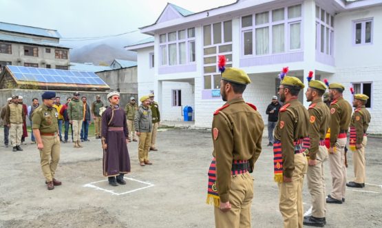 DC Drass Imteeaz Kacho and SP Drass Ishtiyaq Ahmed Kacho Assume Charge; Receive Grand Public Welcome.
