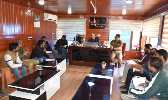 DC Drass Reviews Traffic Management, Pushes for Bypass, Parking Solutions and Tourism Infrastructure Development.