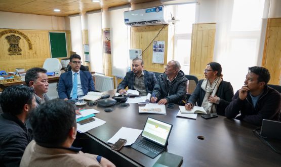 Administrative Secretary reviews Action Plan for ‘1000 MT Fresh Apricots’ Initiative.