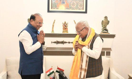 L-G Vinai Kumar Saxena meets Union Minister for Housing and Urban Affairs Manohar Lal Khattar in New Delhi Discusses key infrastructure development projects for Ladakh