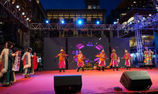 Vibrant Cultural Evening Highlights Fourth Day of Sacred Relics Exposition in Leh.