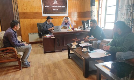 Khaltse, May 07, 2026: The Deputy Commissioner, Sham, Smt. Kunzes Angmo, (JKAS) convened a meeting today in her office chamber to review the status of Jal Seva Ankalan.