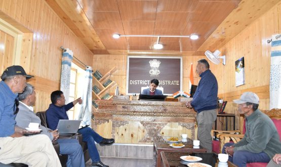 DC Nubra Chairs Meeting with Hotel Association Representatives on Tourism and Developmental Issues.
