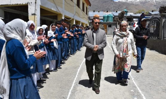 DC Drass Reviews School and Library Facilities, Visits Kargil War Memorial.