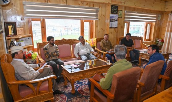 CEC Kargil Chairs Meeting on Transportation Facilities for GNM Students; Discusses Issues Related to Samagra Urdu Candidates.
