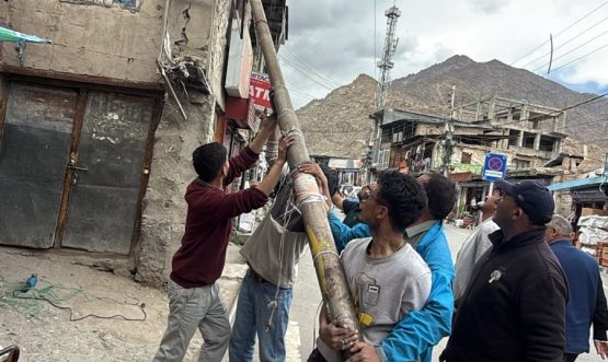 Special Drive Initiated to Remove Unnecessary Poles and Hanging Wires in Kargil City.