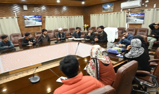 DC Kargil Engages Entrepreneurs, Assures Support to Boost Local Industries and Business Growth.