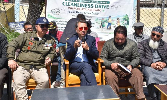 DC Drass leads ‘Clean Humas, Green Humas’ Cleanliness Drive in Rambipura Market and Surrounding localities.