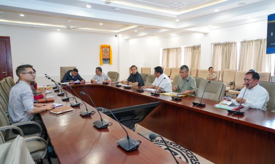 Administrative Secretary reviews implementation of SDP and State Sector Schemes.