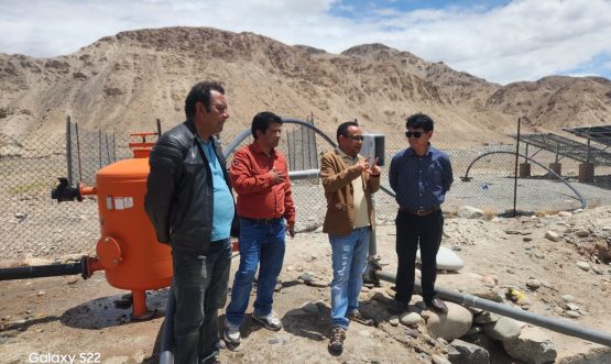 Director Visits Intensive Fodder Development Farm, Stakna to Review Fodder Development Under LG's Initiative.