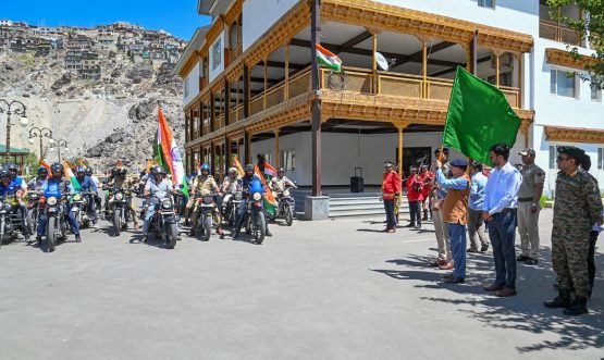 CEC Dr Mohd Jaffer Akhoon Flags Off ‘Har Ghar Tiranga’ Bike Rally in Kargil.