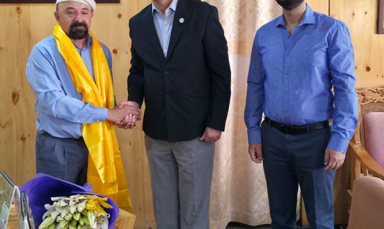 CEC Dr. Jaffer Akhoon Calls on J&K Bank Chief General Manager, Discusses Banking Services and Improved Customer Service in Kargil.