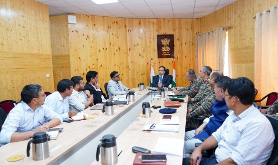 Chief Secretary reviews and monitors progress of BRO projects in Ladakh.