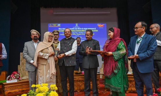 MoS External Affairs Kirti Vardhan Singh and L-G VK Saxena inaugurate Post Office Passport Seva Kendra in Kargil.