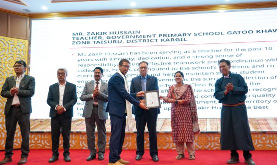 Chief Secretary Ashish Kundra Attends Teachers’ Day Celebration in Leh, Appreciates Teachers’ Contribution to Education.