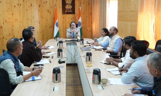 Chief Secretary reviews Pashmina development initiatives in Ladakh.