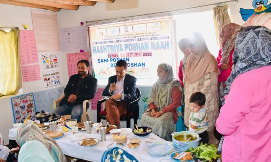 DC Drass Visits Anganwadi Centre Muradbagh on HCM Demonstration Day under Poshan Maah.