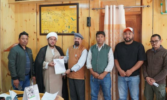 CEC LAHDC Kargil Meets Al-Muntazir Association Delegation, Assures Action on Pashkum Road and Teacher Shortage.