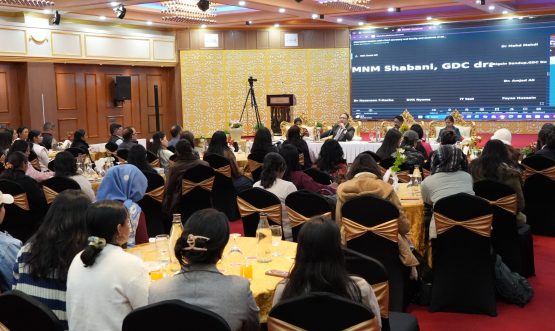 Chief Secretary holds Dialogue with Miranda House Students on Ladakh’s Development and Sustainability.