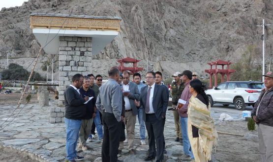 Chief Secretary Ashish Kundra Reviews Development of Petroglyph Conservation Park at Sindhu Ghat.