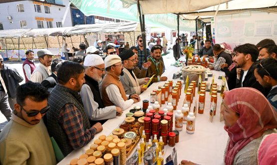Horticulture Department Organises Exhibition to Showcase Kargil’s Local Produce, Modern Technologies.