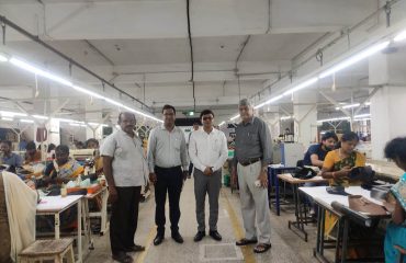 फुटवेअर फॅक्टरीला भेट