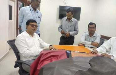 चामड्याच्या विविधतेबद्दल एमडी चर्चा करतात