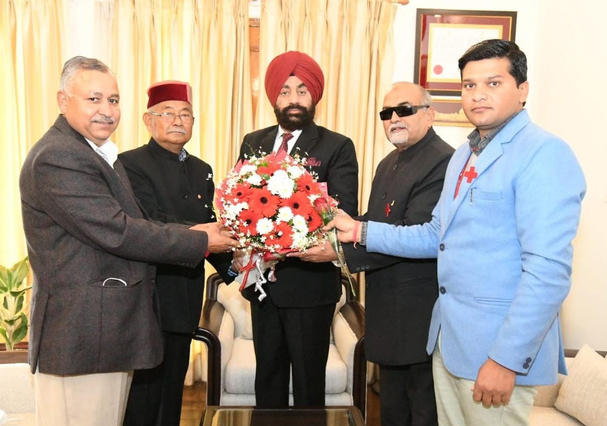 Dr. MS Ansari, General Secretary and other officials of Indian Redcross Society, Uttarakhand met the Governor