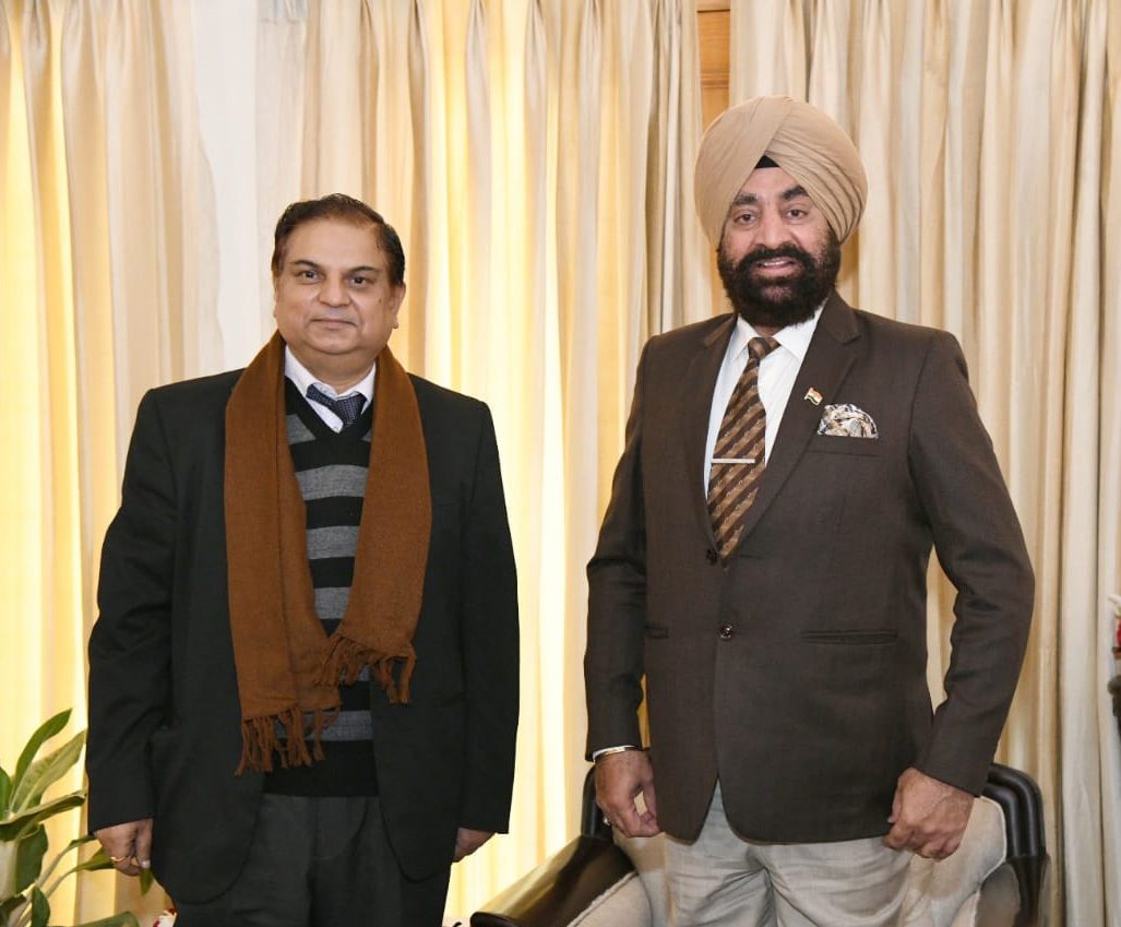 State Chief Information Commissioner Mr. Anil Chandra Punetha paid a courtesy call on Governor