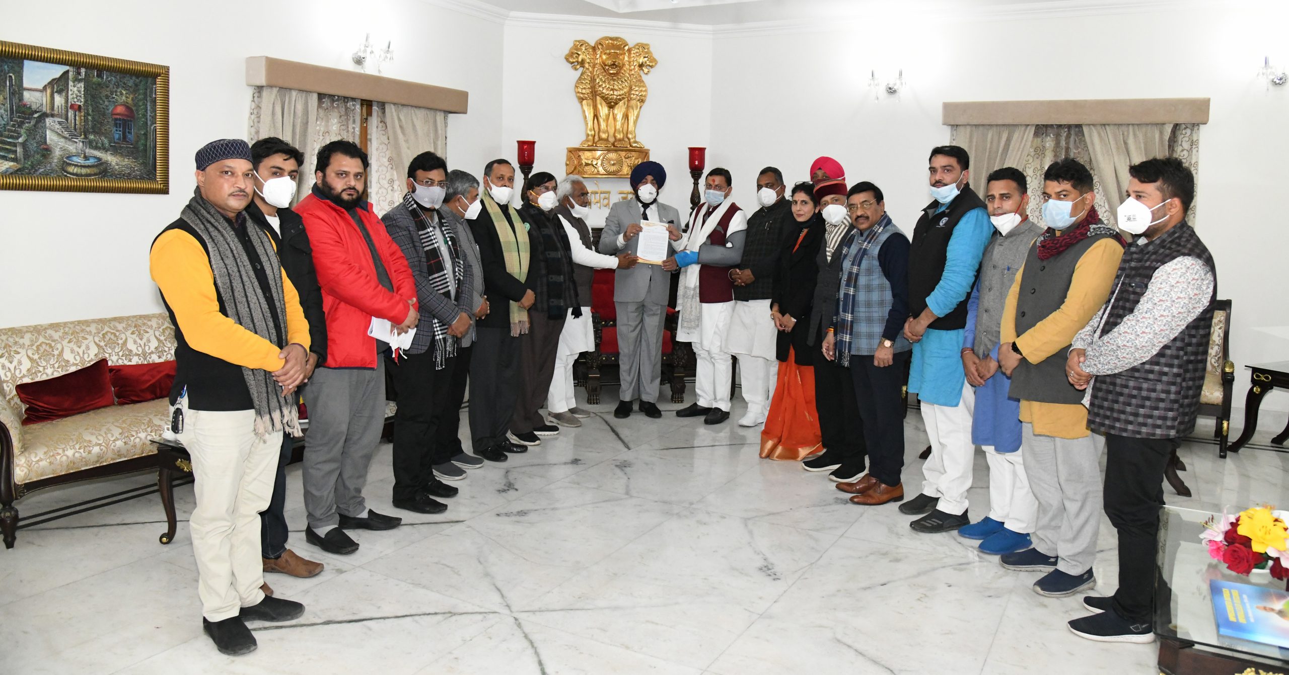 The delegation of Bharatiya Janata Party submitted a memorandum to the Governor regarding the "lapse in the security of the Prime Minister in Punjab".