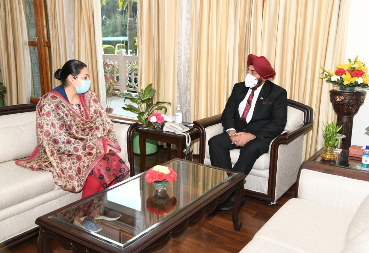 Dr. Tanveer Kaur Sethi, a representative of Sikh women, paying a courtesy call on Governor