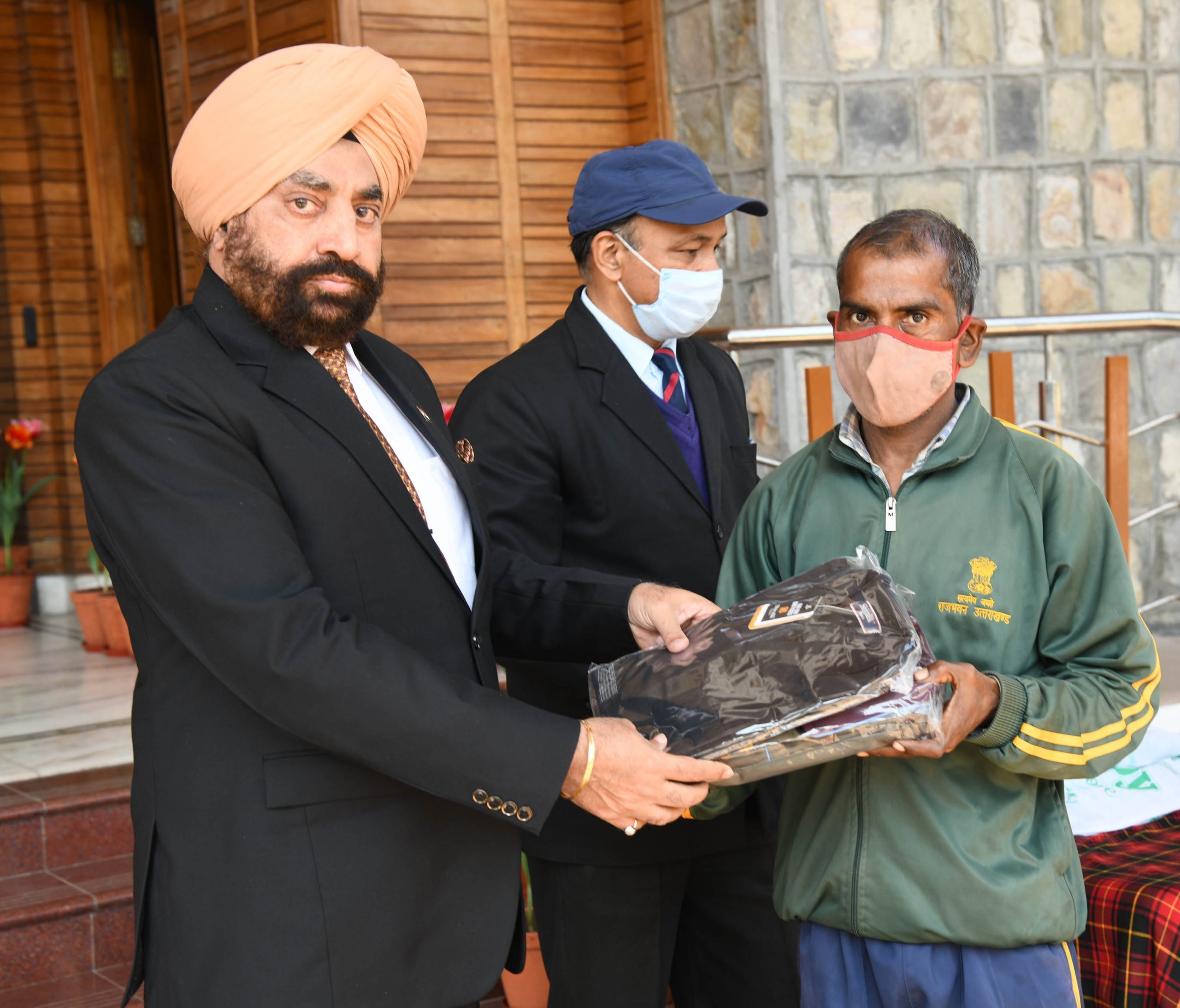 Governor on Friday distributed track suits to the horticulture workers and daily wage workers working in Raj Bhawan.